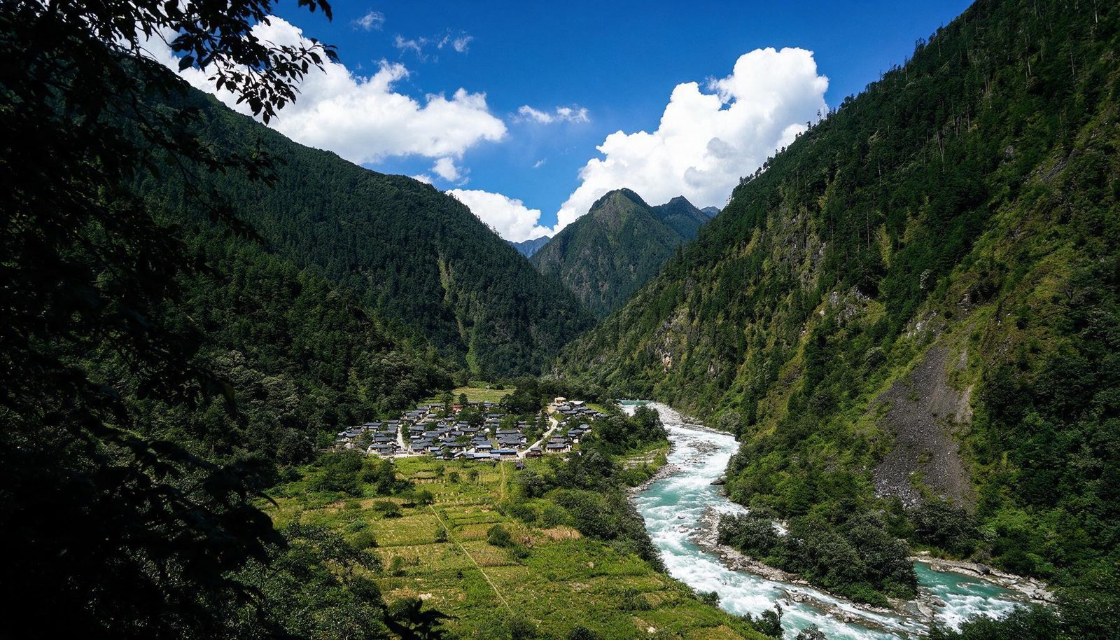独龙江峡谷