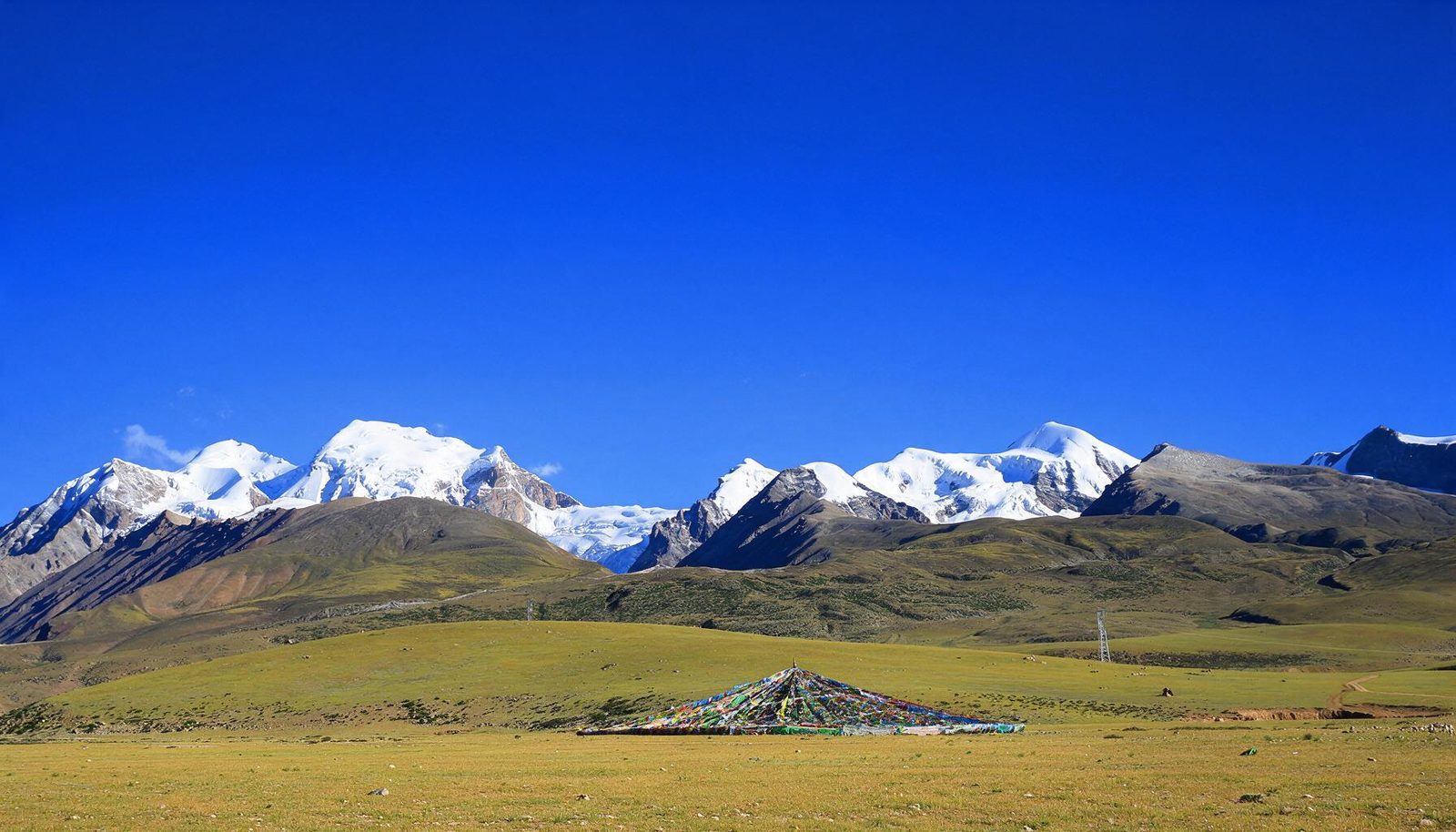 念青唐古拉雪山群远景